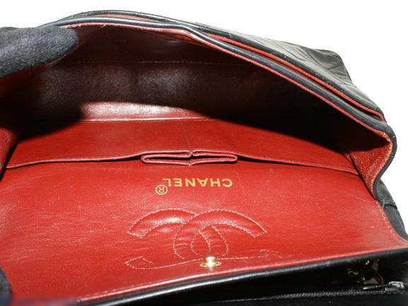 Chanel Black Leather Timeless shoulder bag