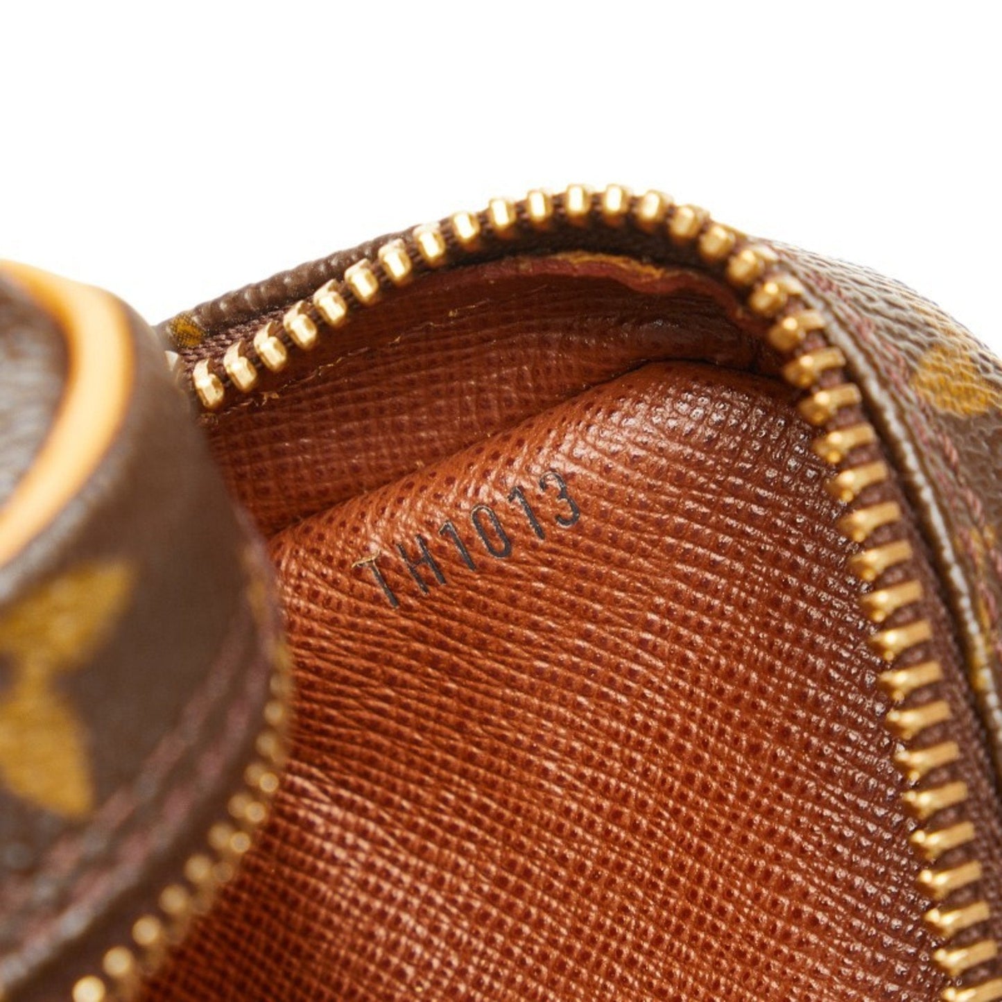 Louis Vuitton Amazon Canvas Shoulder Bag ()