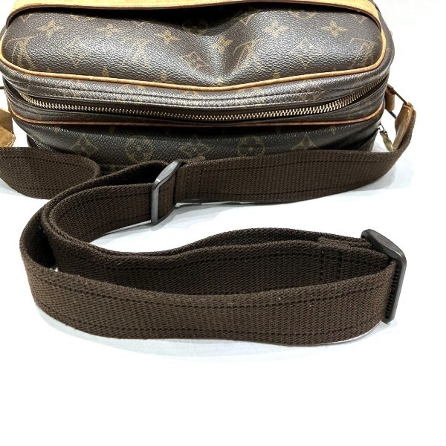 Louis Vuitton Reporter Canvas Shoulder Bag ()