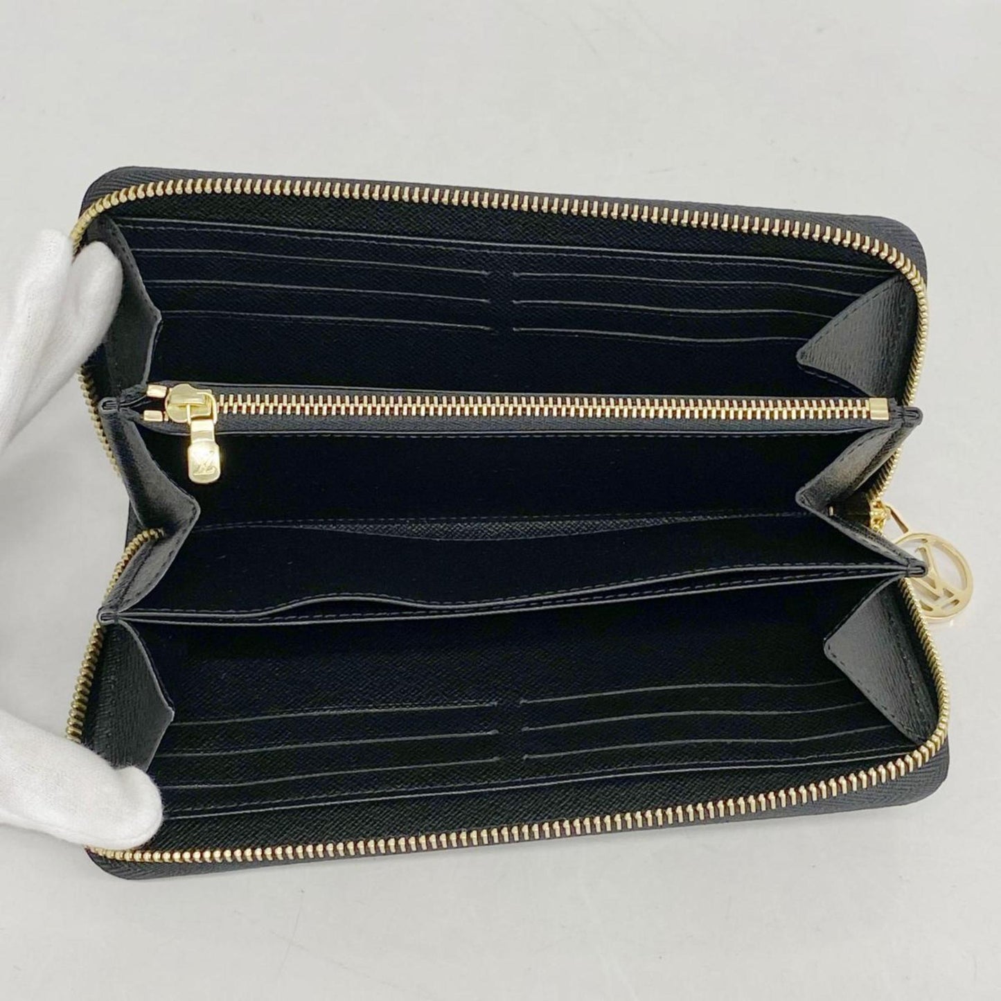 Louis Vuitton Zippy Wallet Canvas Wallet ()