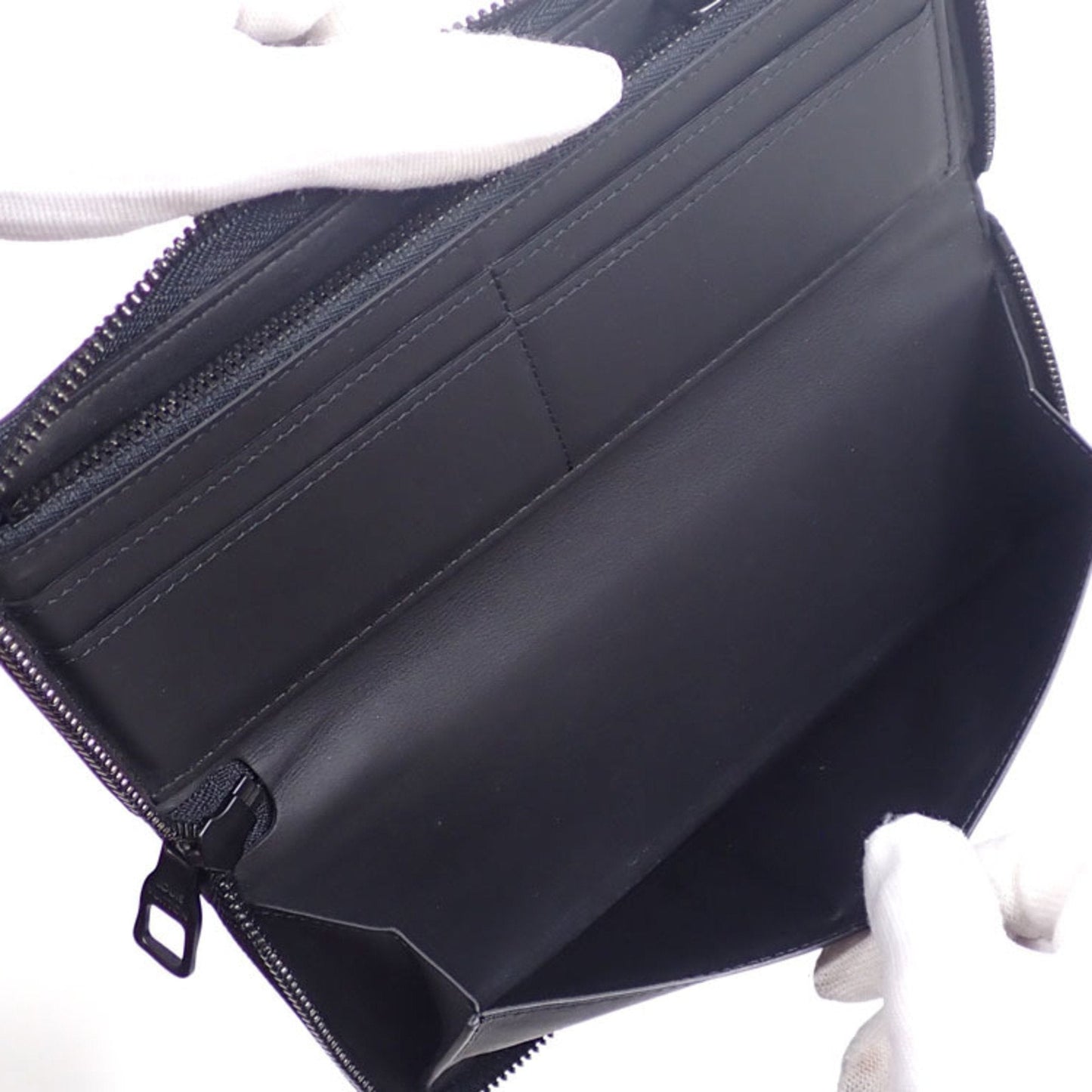 Louis Vuitton Zippy Wallet Vertical Leather Wallet ()