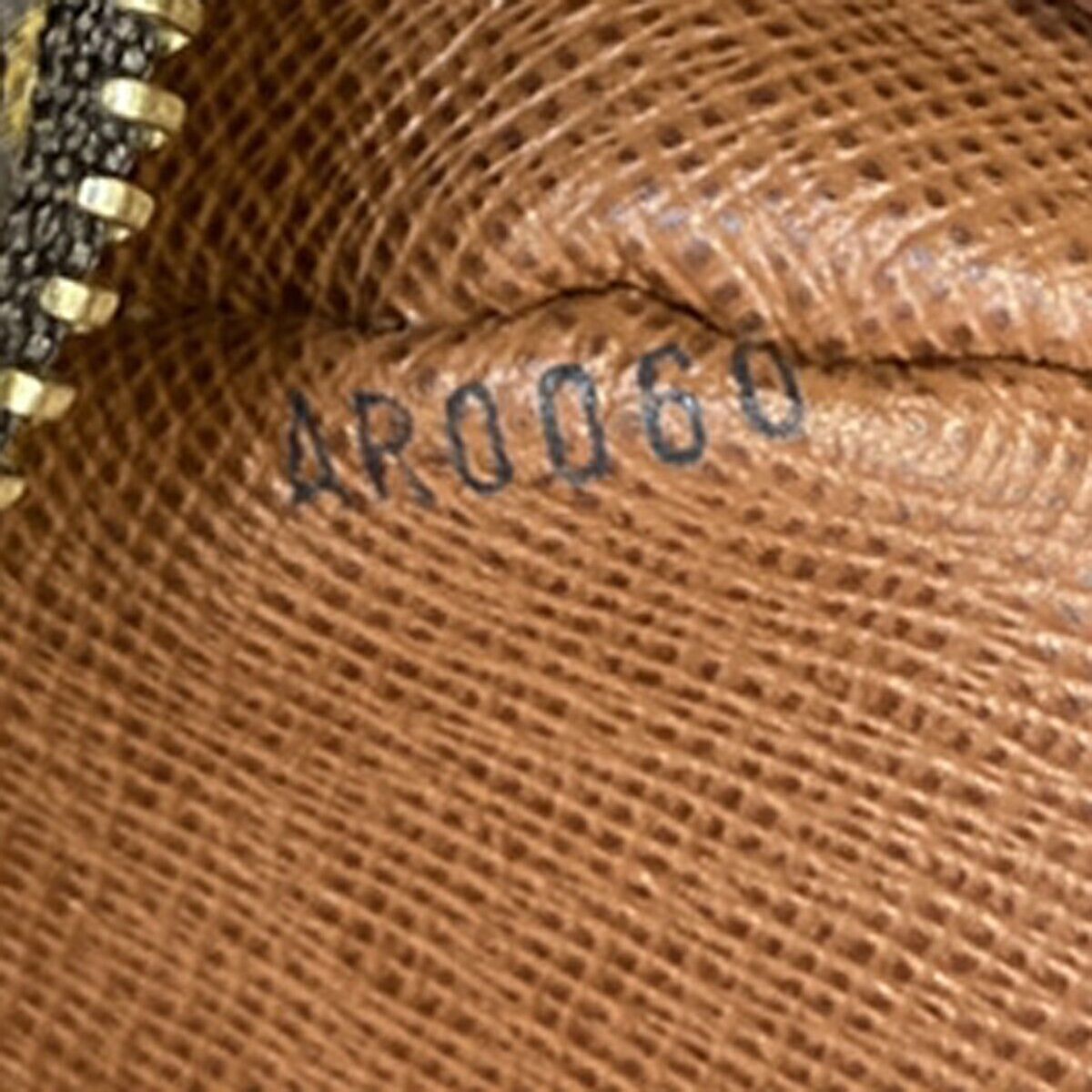 Louis Vuitton Nile Canvas Handbag ()