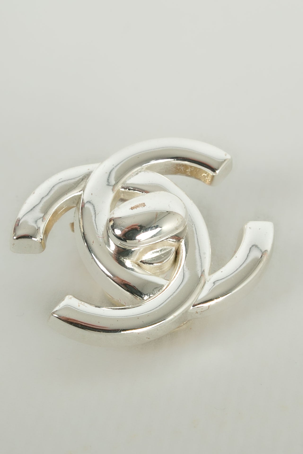 Boucles d'oreilles tourniquet Chanel