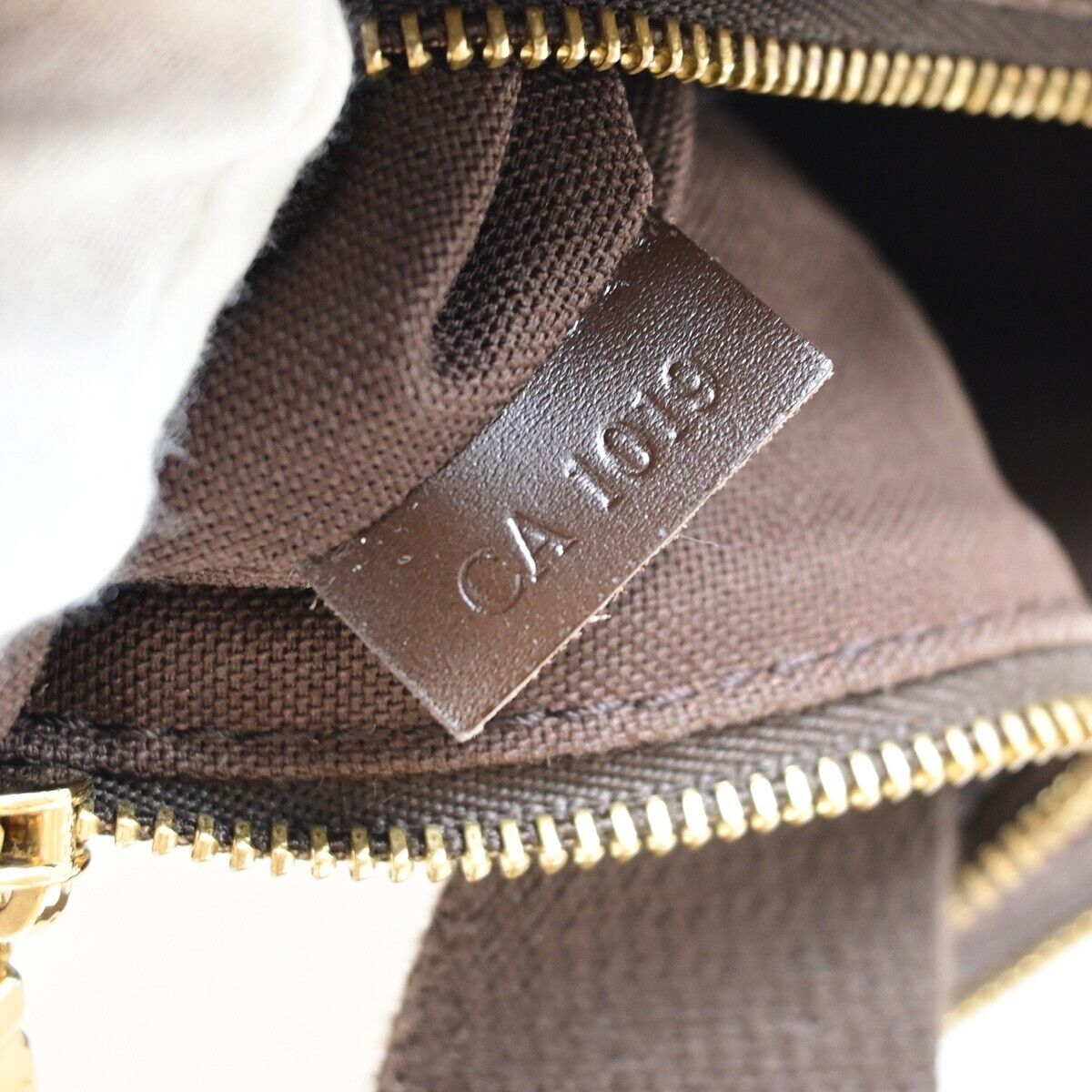 Louis Vuitton Beaubourg  Canvas Tote Bag ()