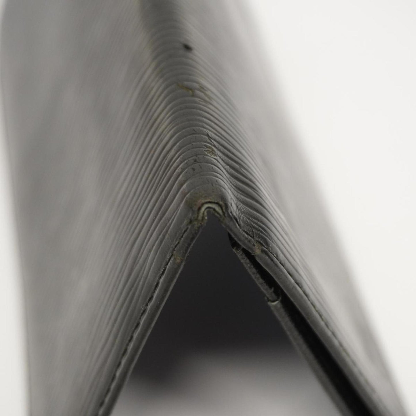 Louis Vuitton Leather Wallet ()