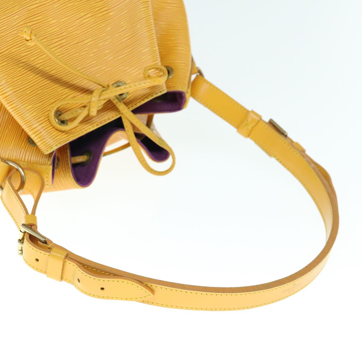 Louis Vuitton Petit Noé Leather Shoulder Bag ()