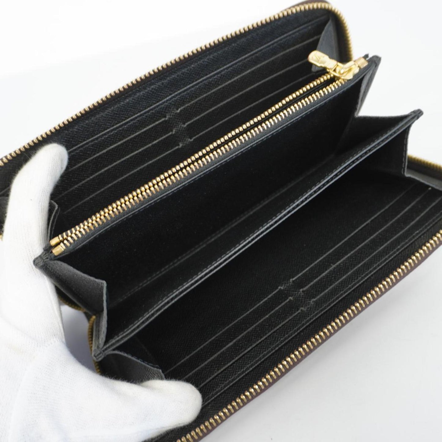 Louis Vuitton Zippy Canvas Wallet ()