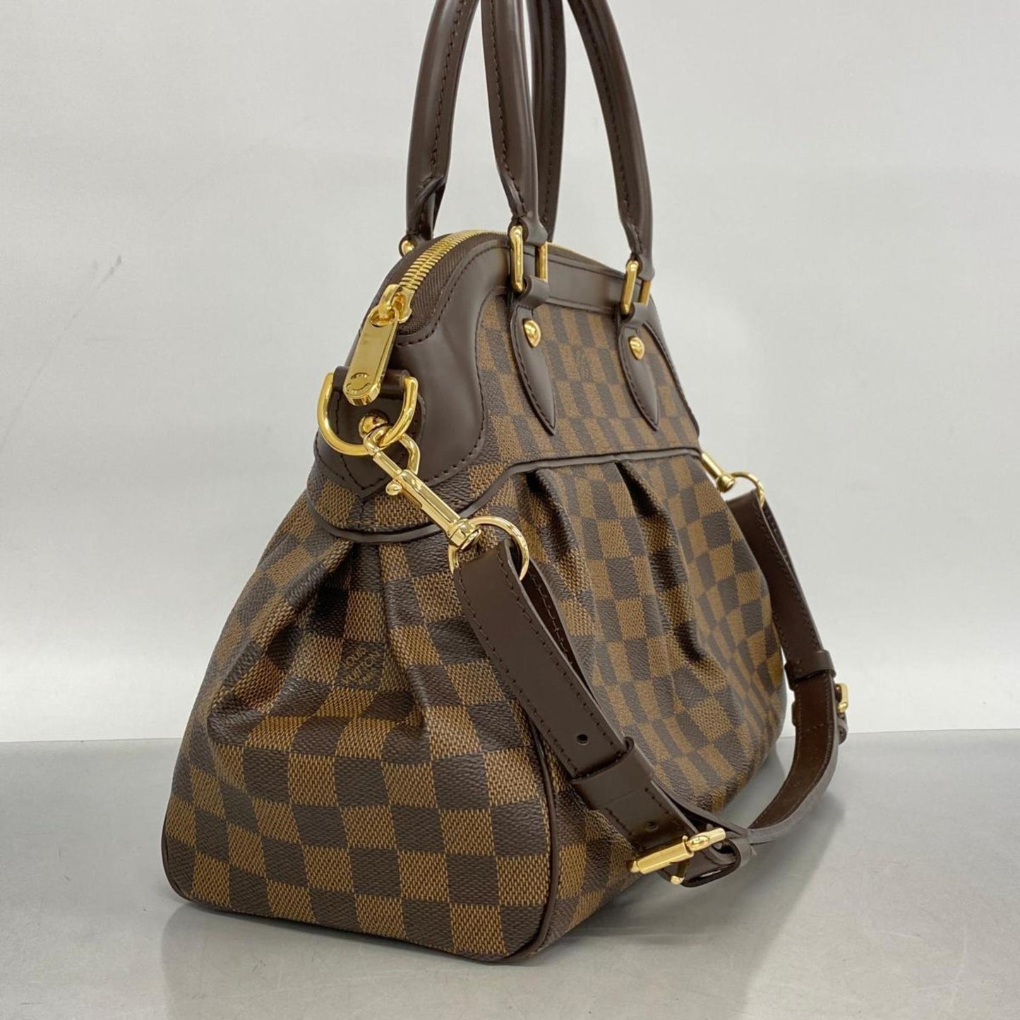 Louis Vuitton Trevi  Canvas Handbag ()