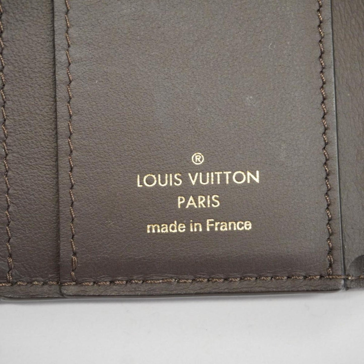 Louis Vuitton Capucines  Leather Wallet  ()
