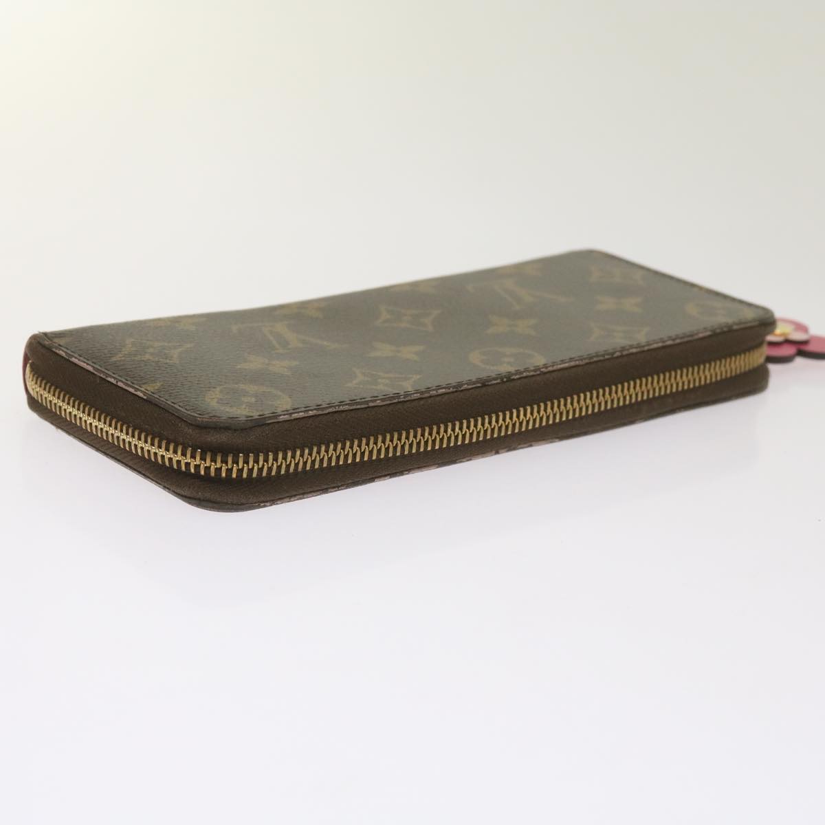 Louis Vuitton Zippy Canvas Wallet ()