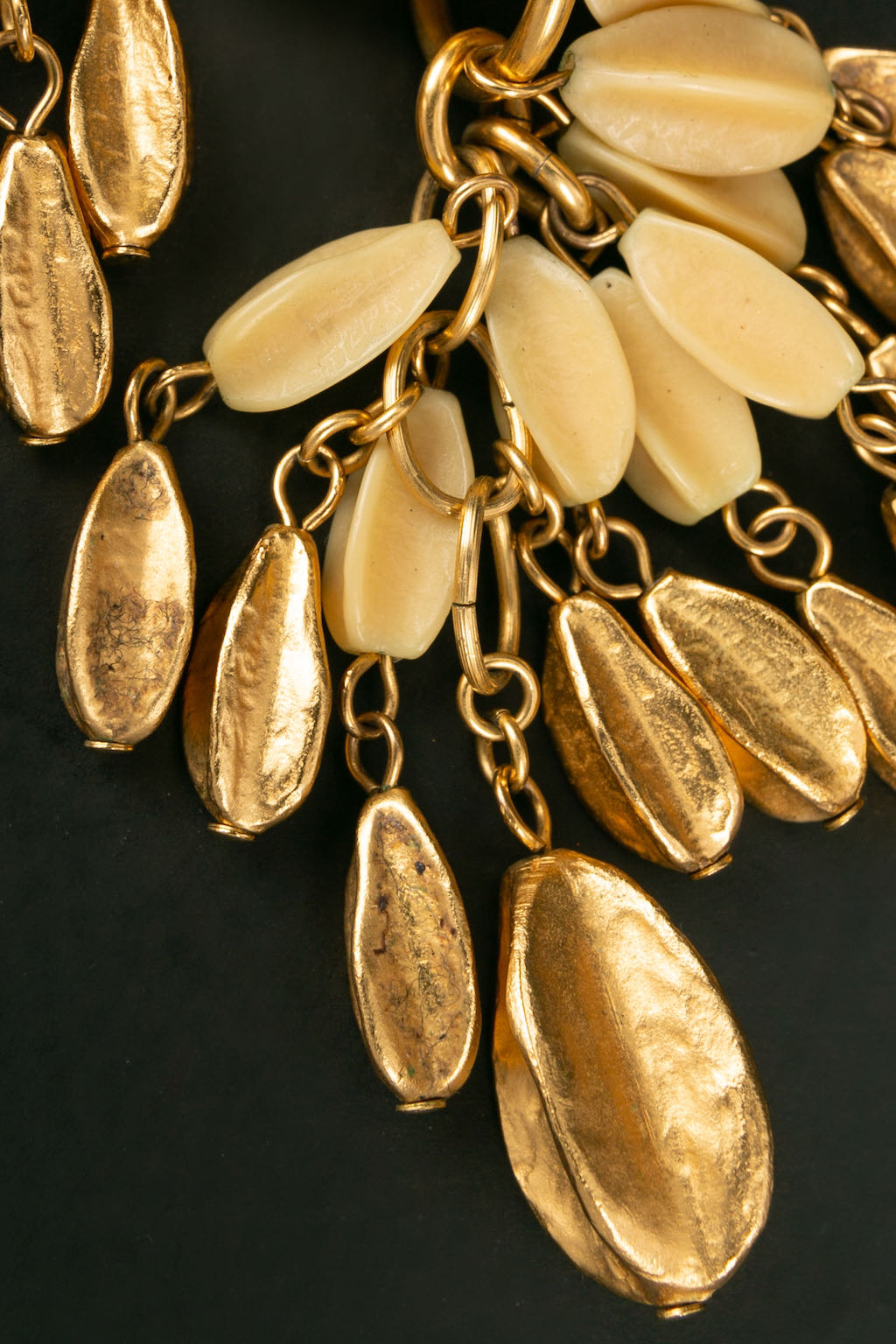 Boucles d'oreilles dorées Chanel