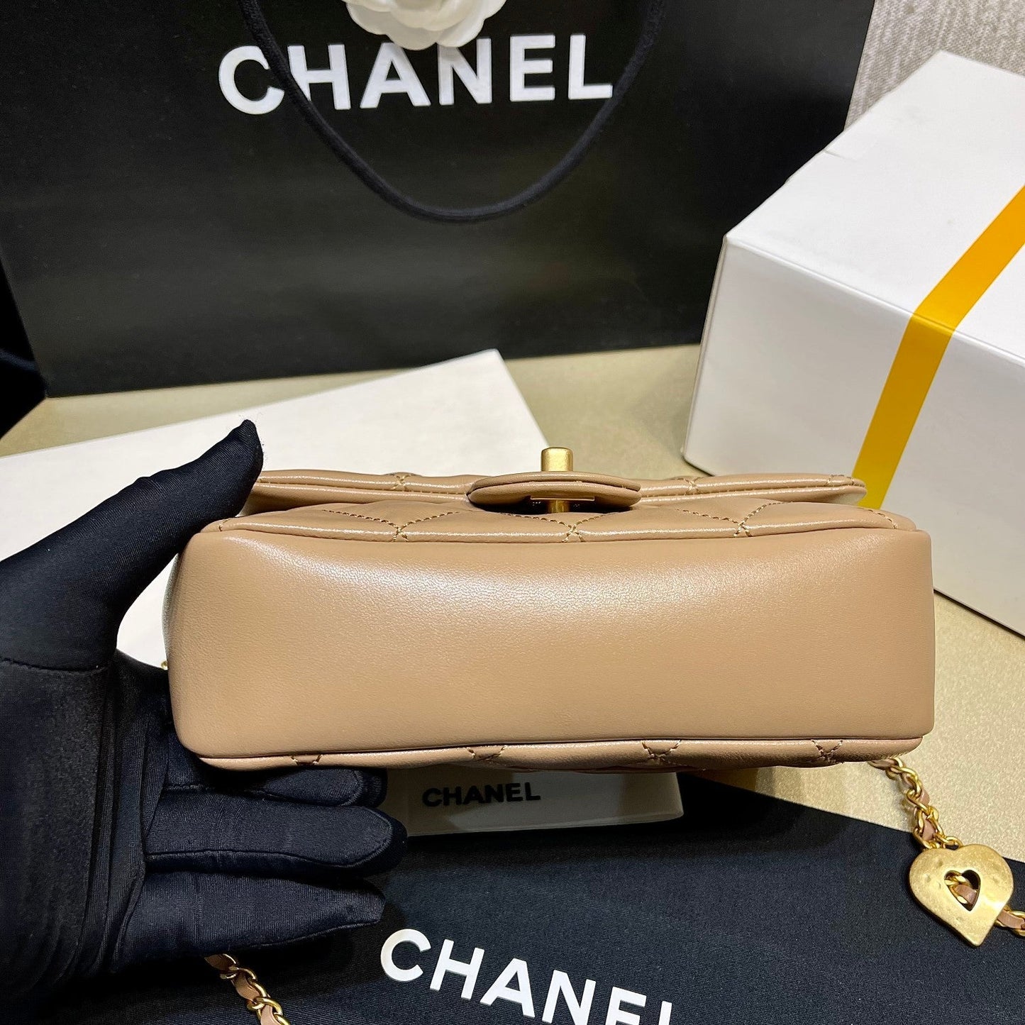 Chanel - Luxury Bag - CHL - 711