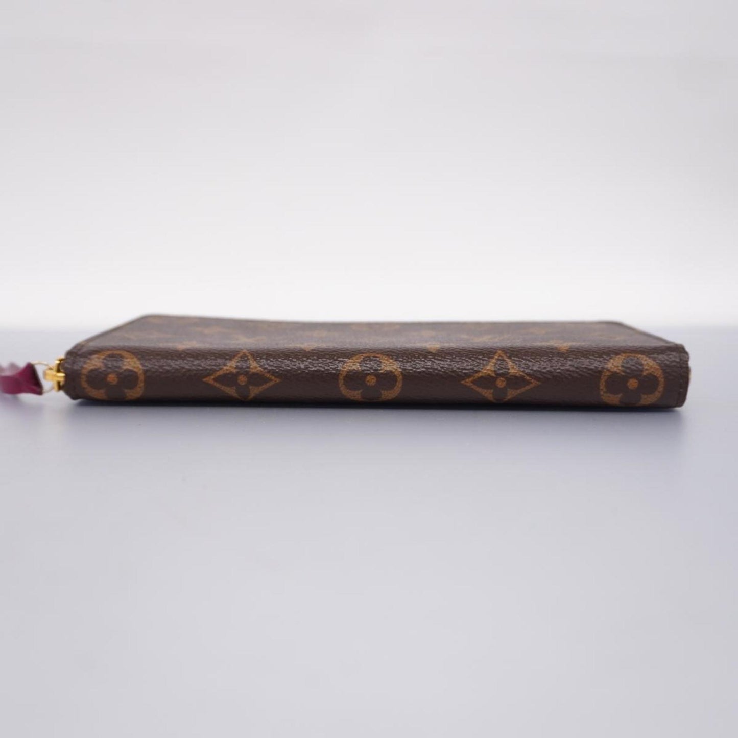 Louis Vuitton Leather Wallet ()