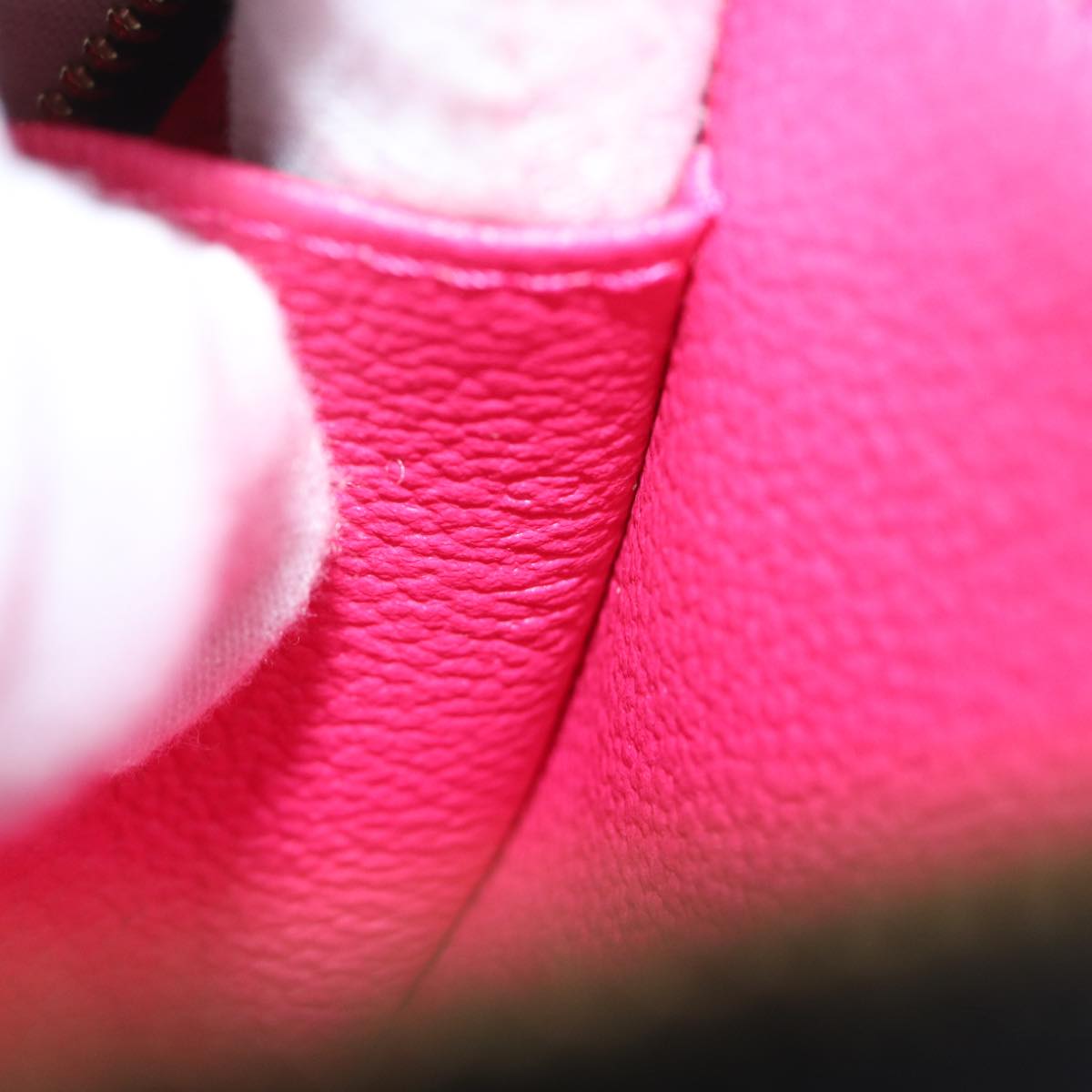 Louis Vuitton Cosmetic Pouch Canvas Clutch Bag ()