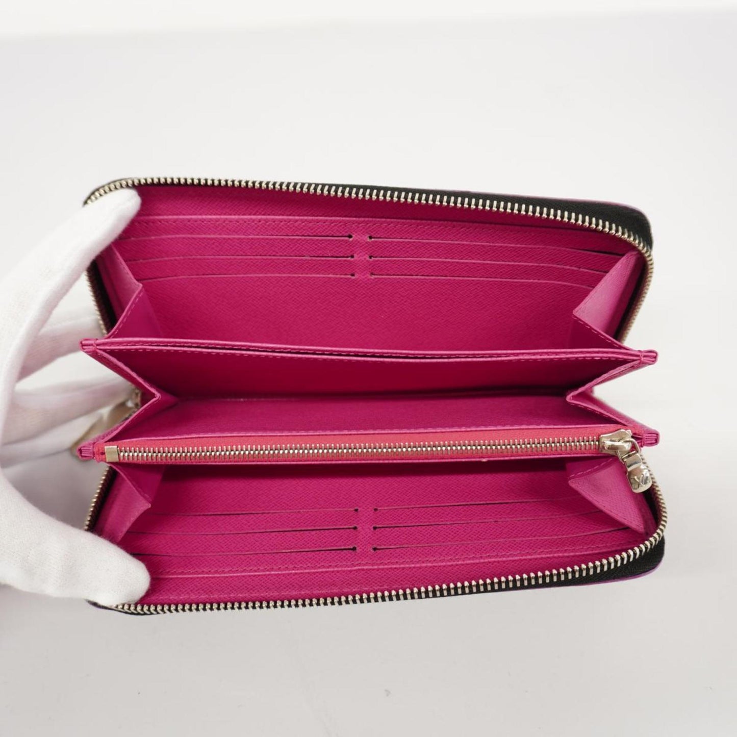 Louis Vuitton Zippy Leather Wallet ()