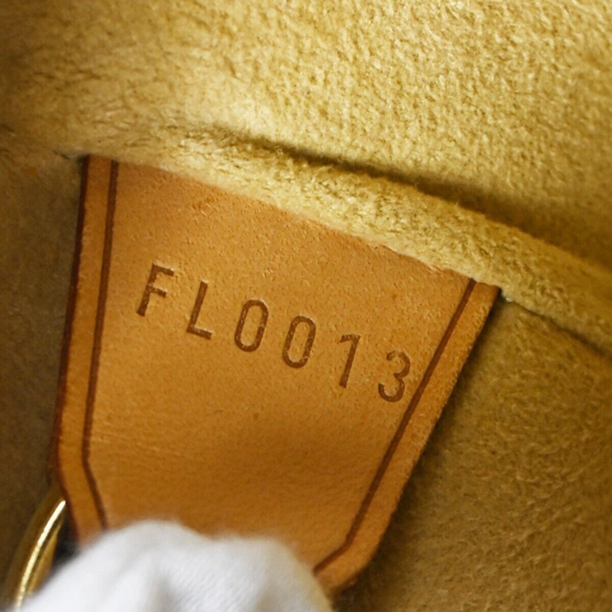 Louis Vuitton Cité  Canvas Shoulder Bag ()