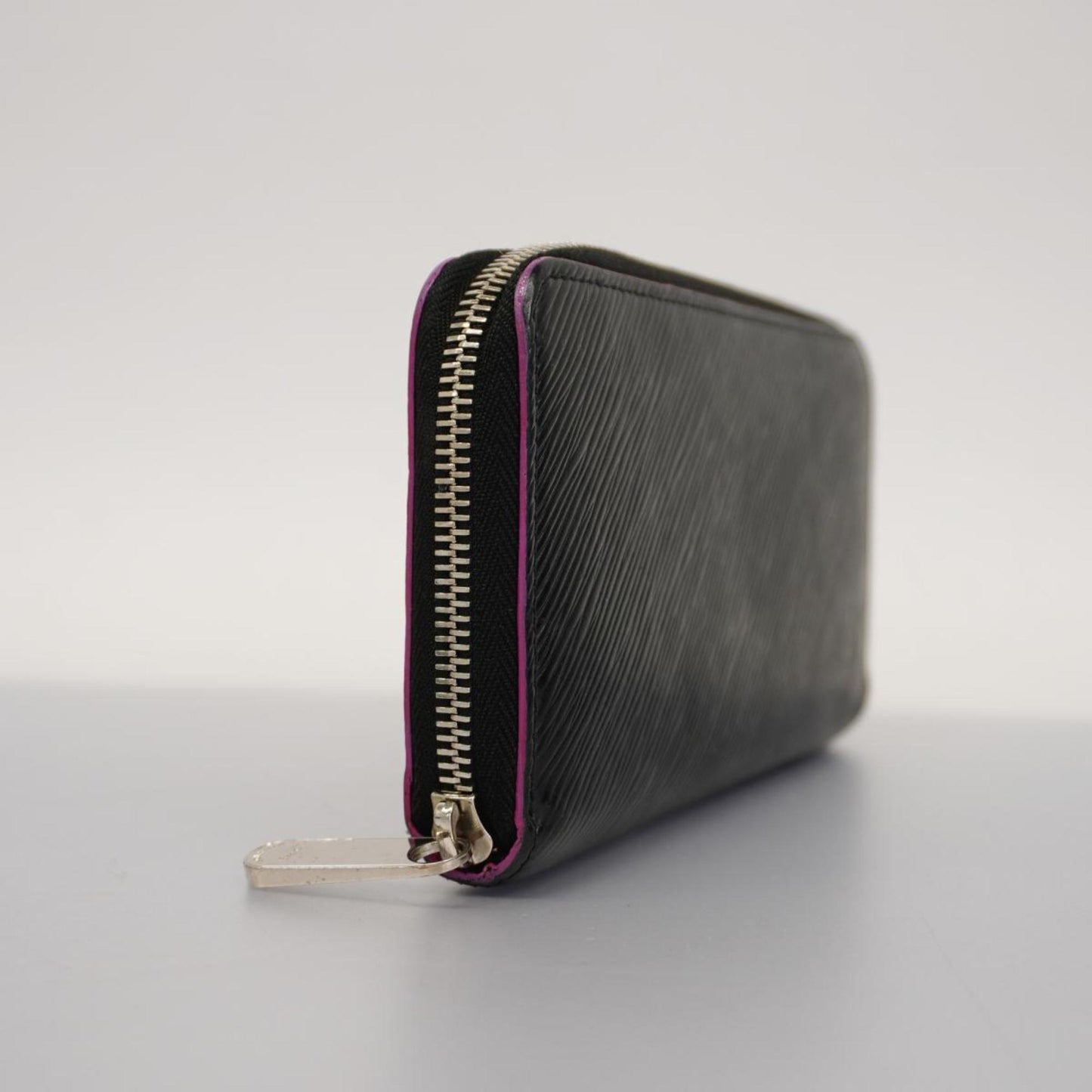 Louis Vuitton Zippy Leather Wallet ()