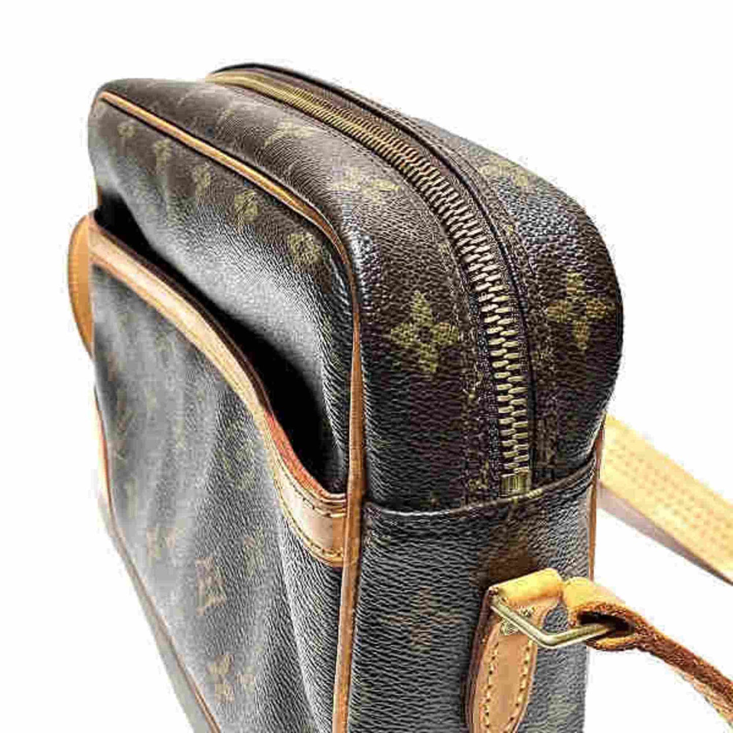 Louis Vuitton Trocadéro  Canvas Shoulder Bag ()