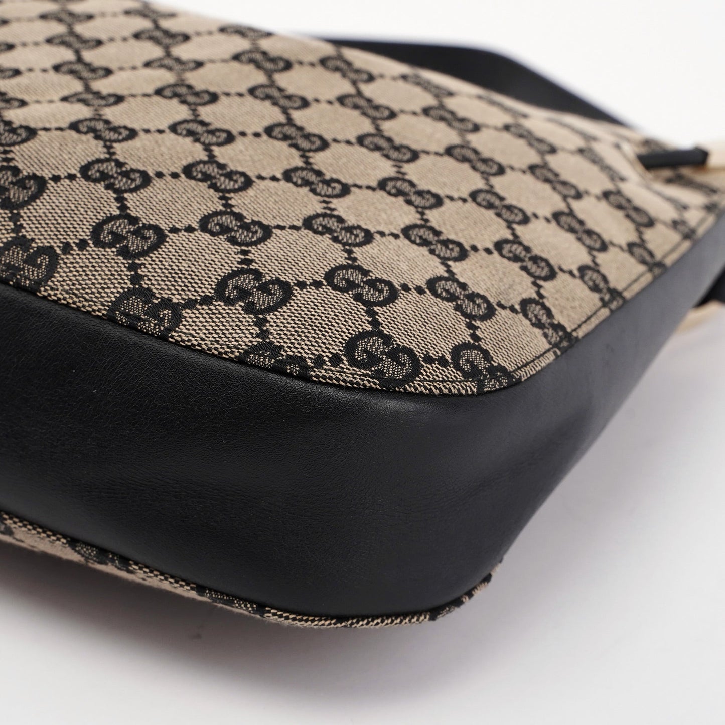 001 3748 Beige Black GG Drawstring Shoulder Bag