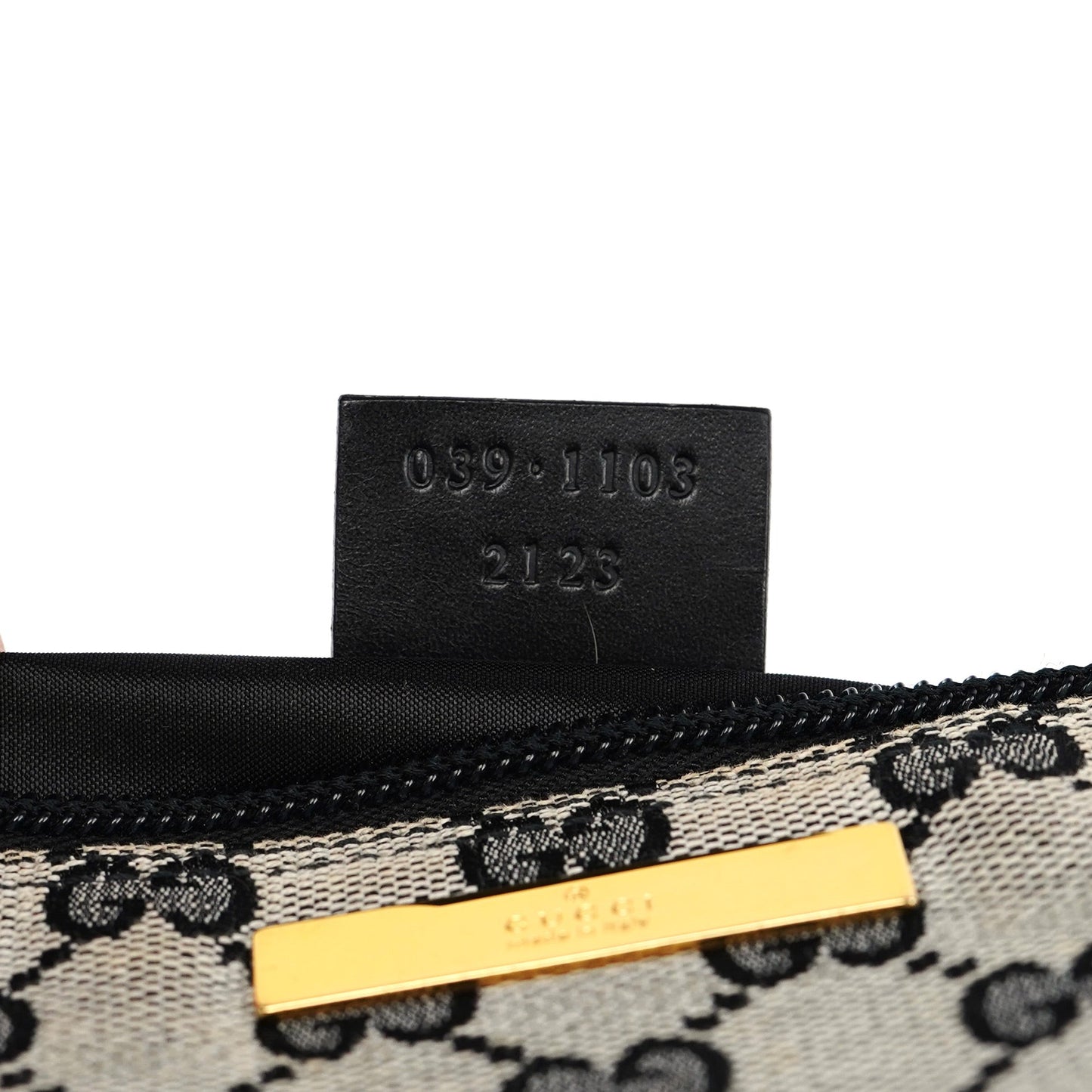 039 1103 Grey GG Boat Pochette