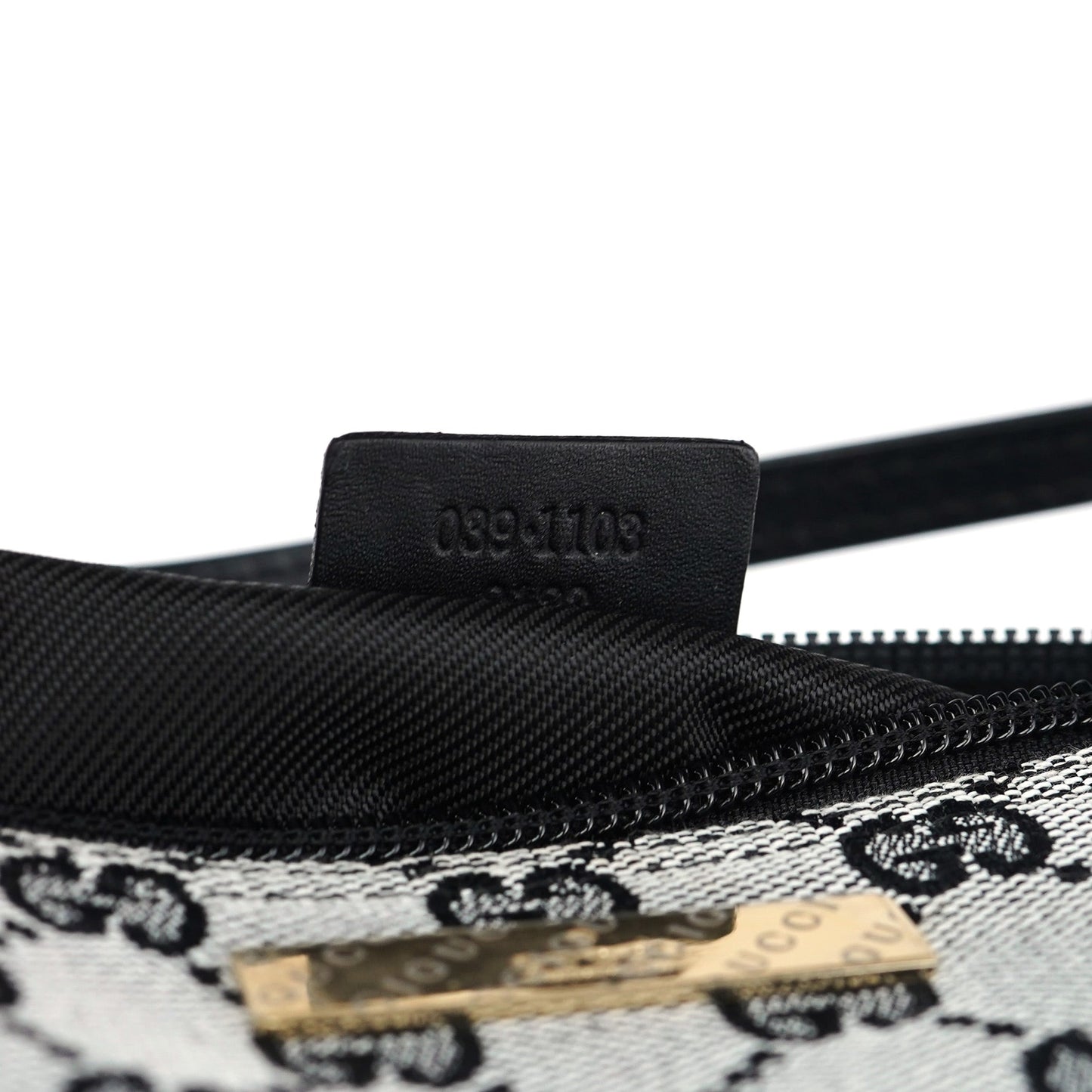 039 1103 Grey GG Boat Pochette