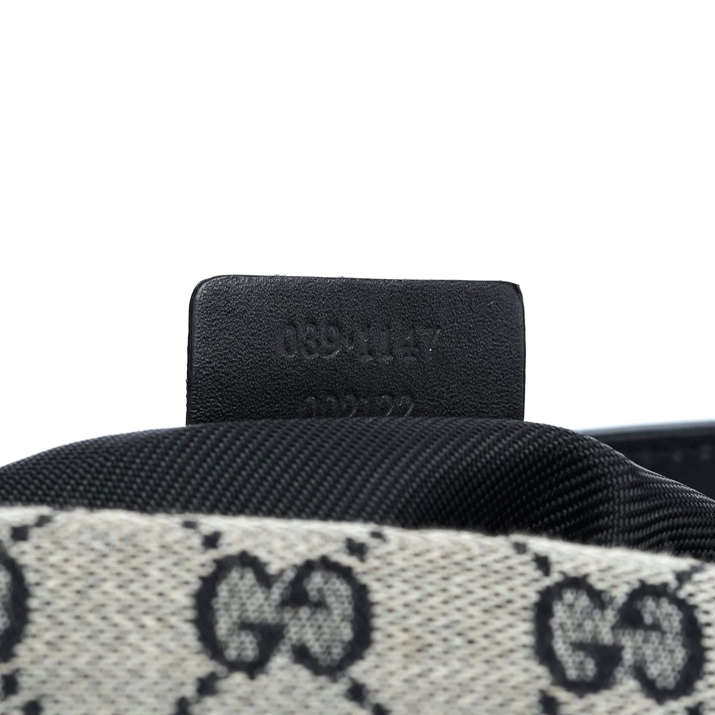 039 1147 Grey GG Handbag