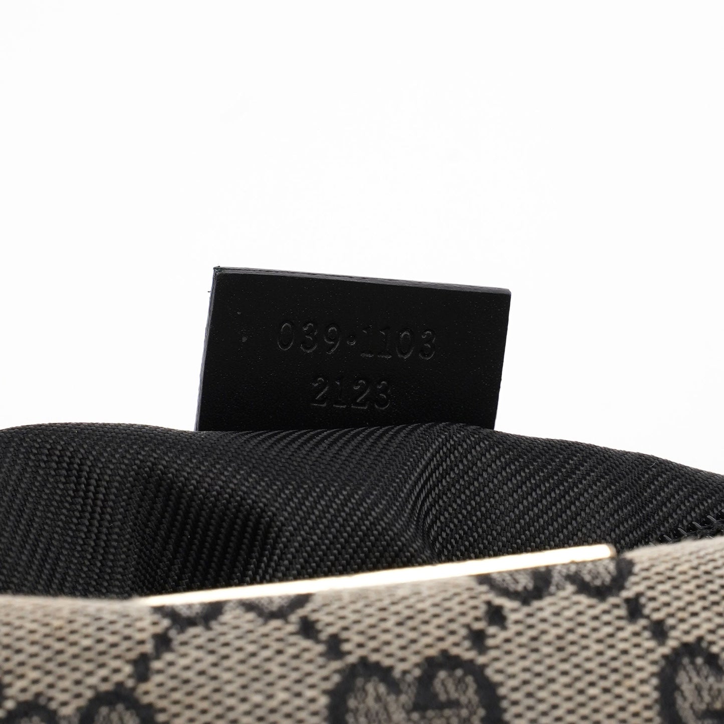 0391103 Grey GG Boat Pochette