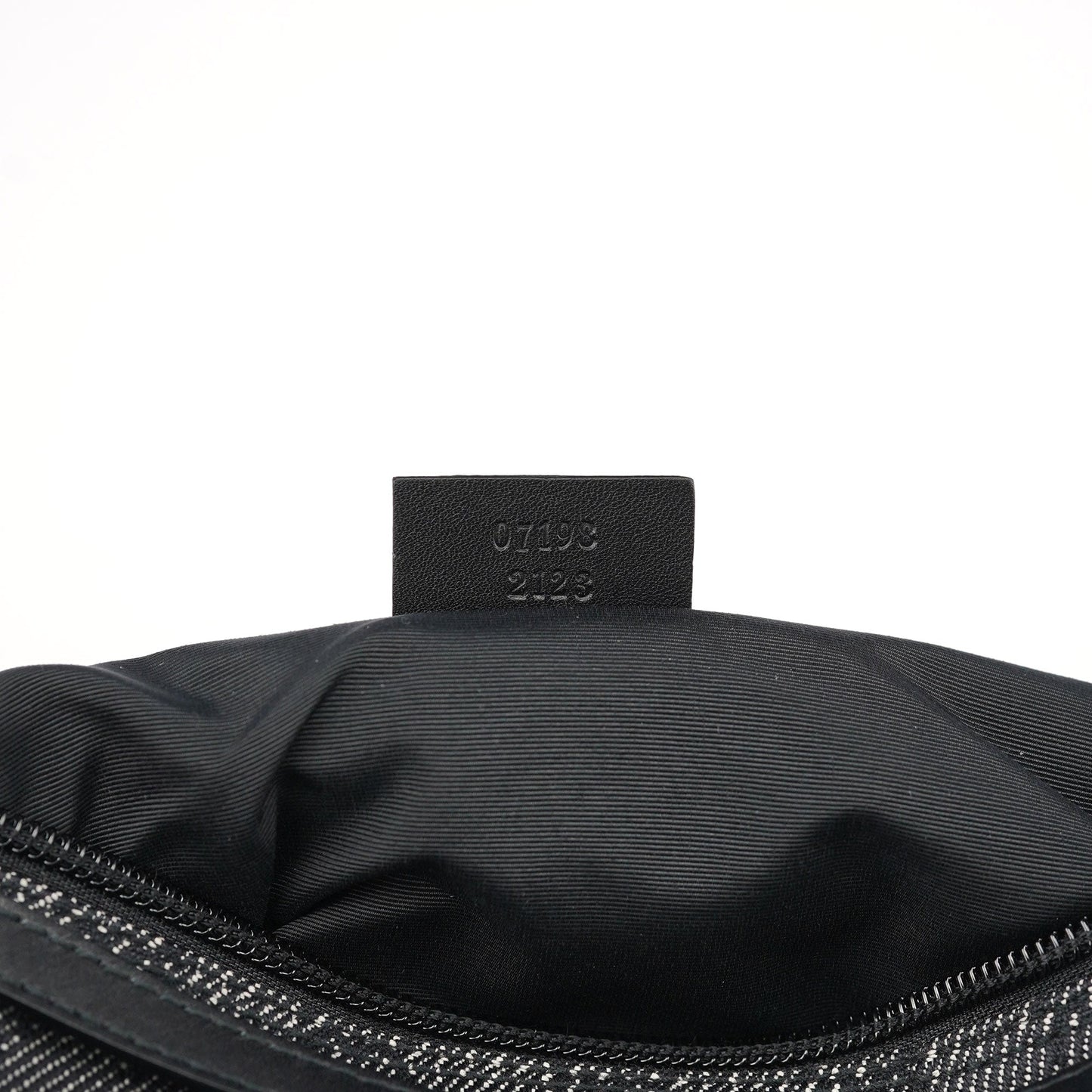 07198 Anthracite Denim GG Boat Pochette