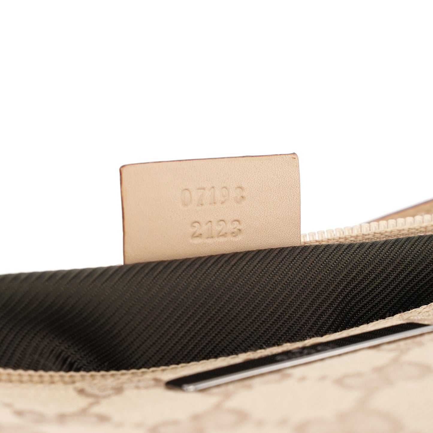 07198 Beige GG Boat Pochette