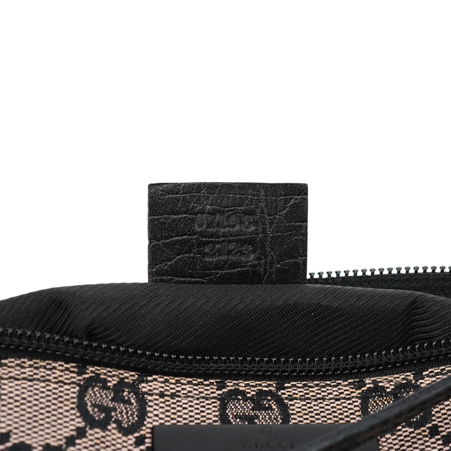 07198 Beige Matte Black GG Boat Pochette