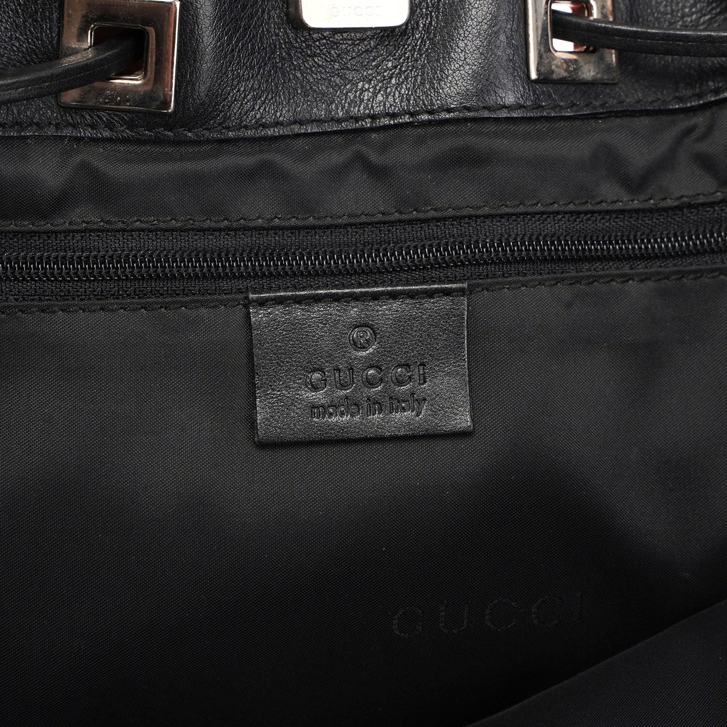 5338. Gucci Black Calfskin Drawstring Chain Tote