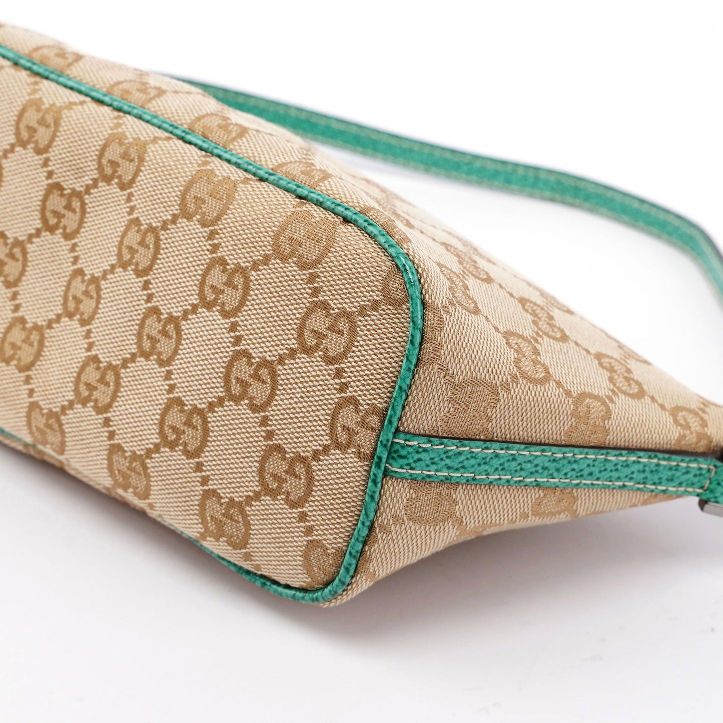 5396. Gucci Beige Turquoise Boat Pochette