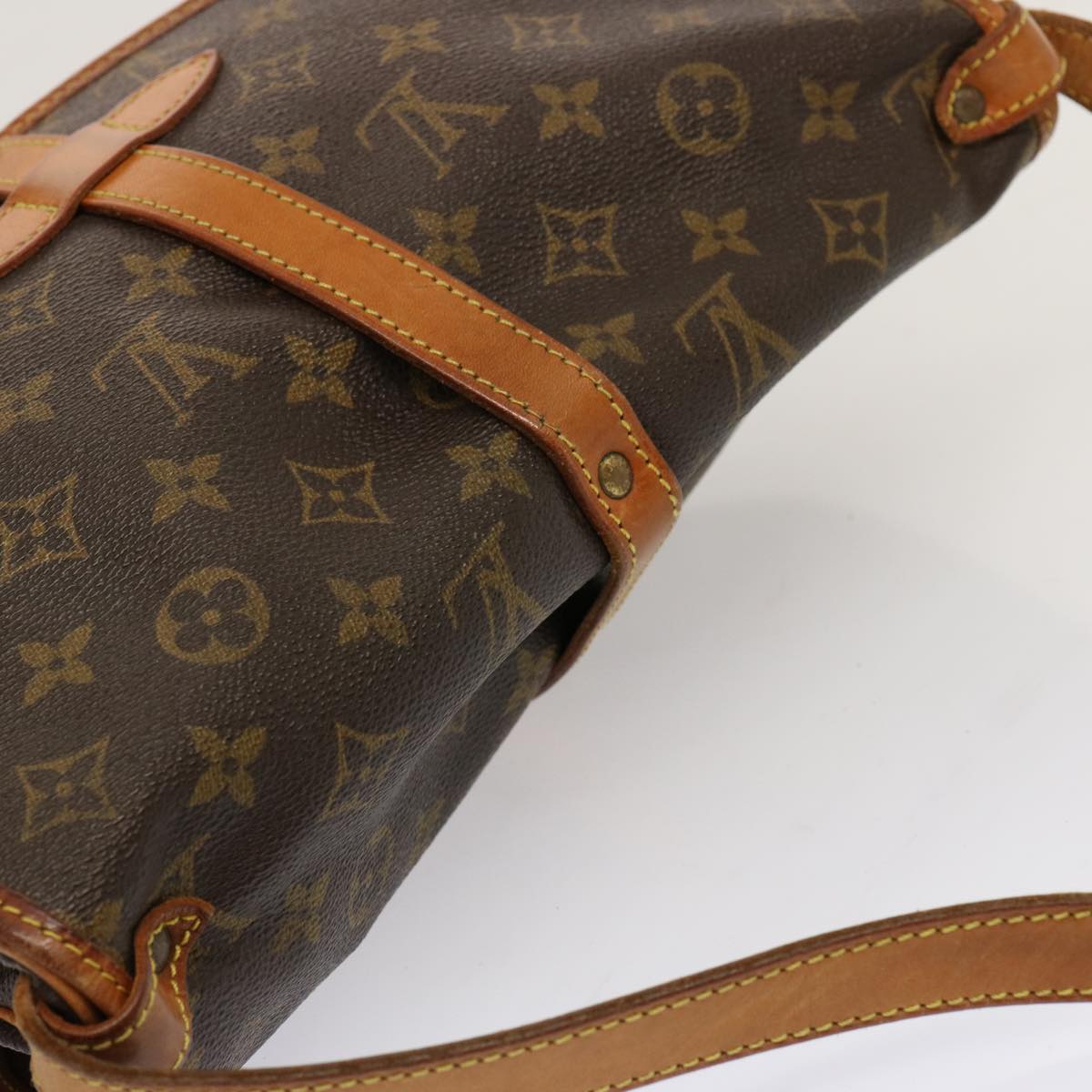 Louis Vuitton Saumur  Canvas Shoulder Bag ()