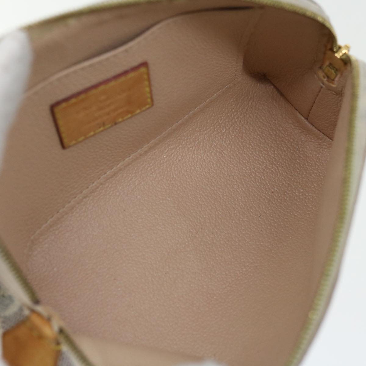 Louis Vuitton Cosmetic Pouch  Canvas Clutch Bag ()
