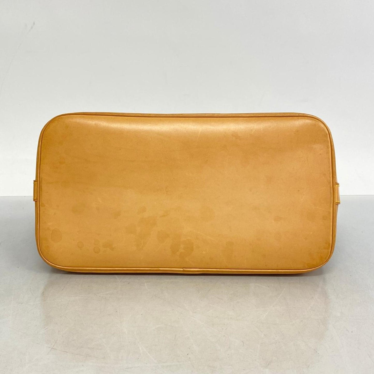 Louis Vuitton Alma  Canvas Handbag ()