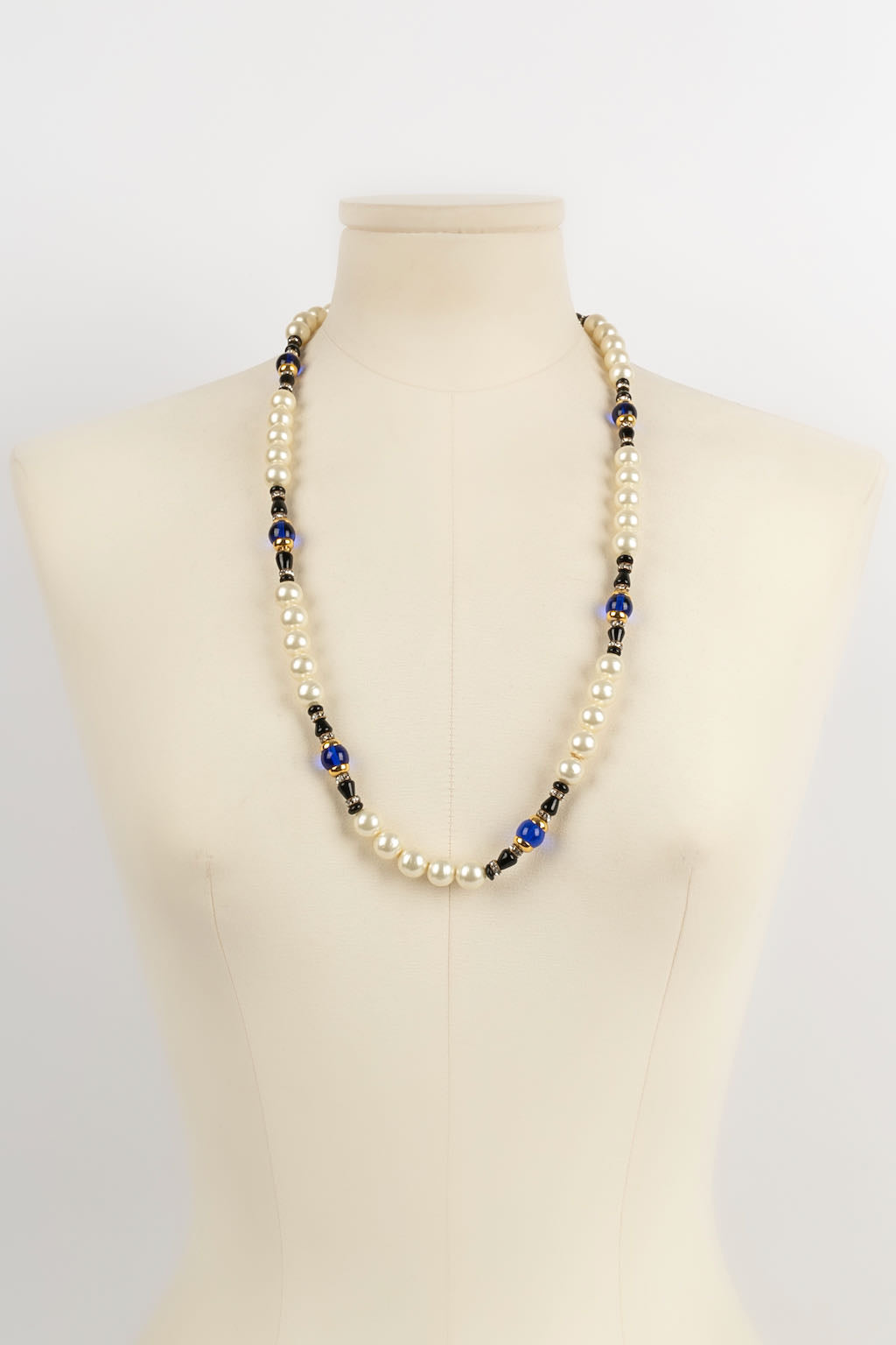 Collier de perles Chanel