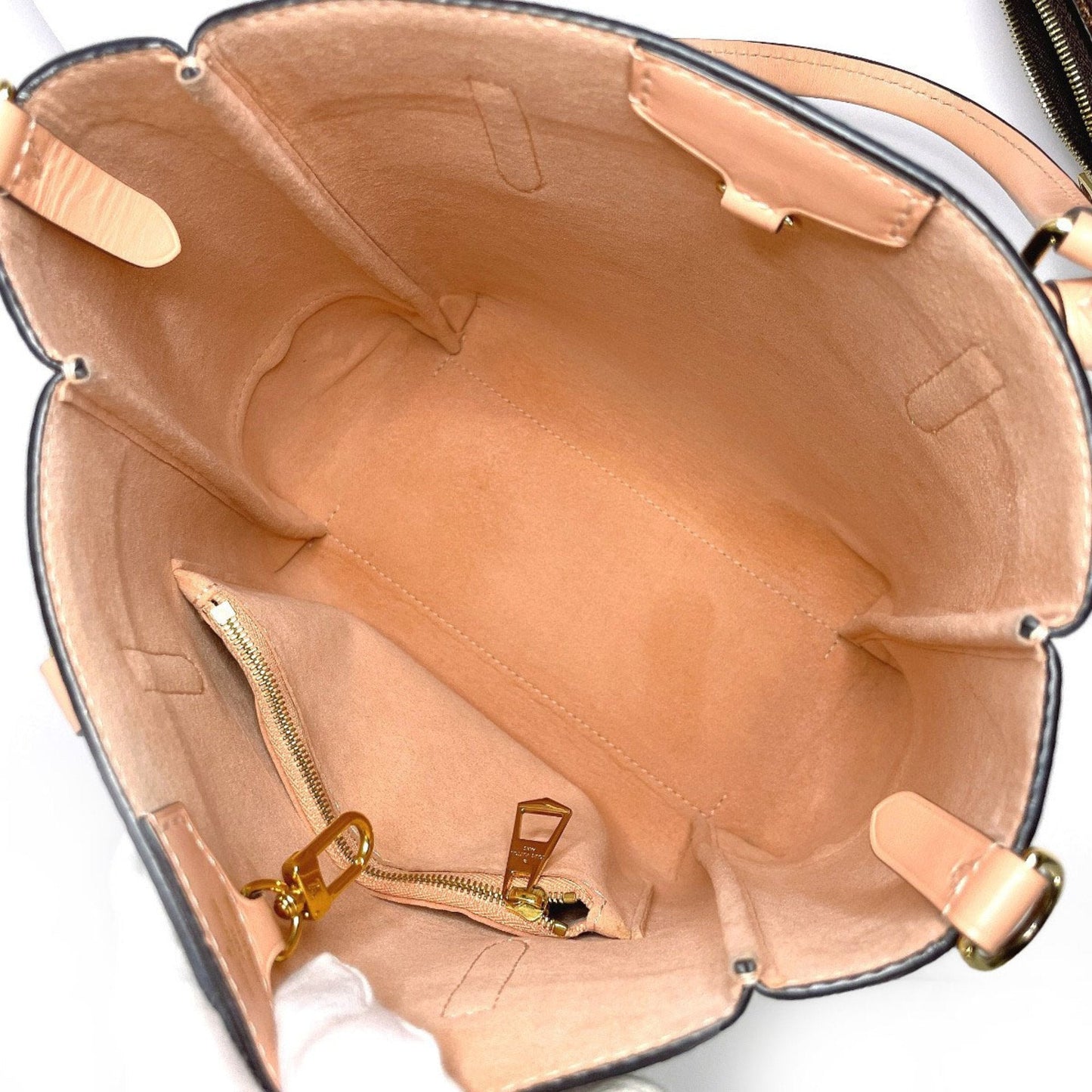 Louis Vuitton Belmont  Canvas Handbag ()