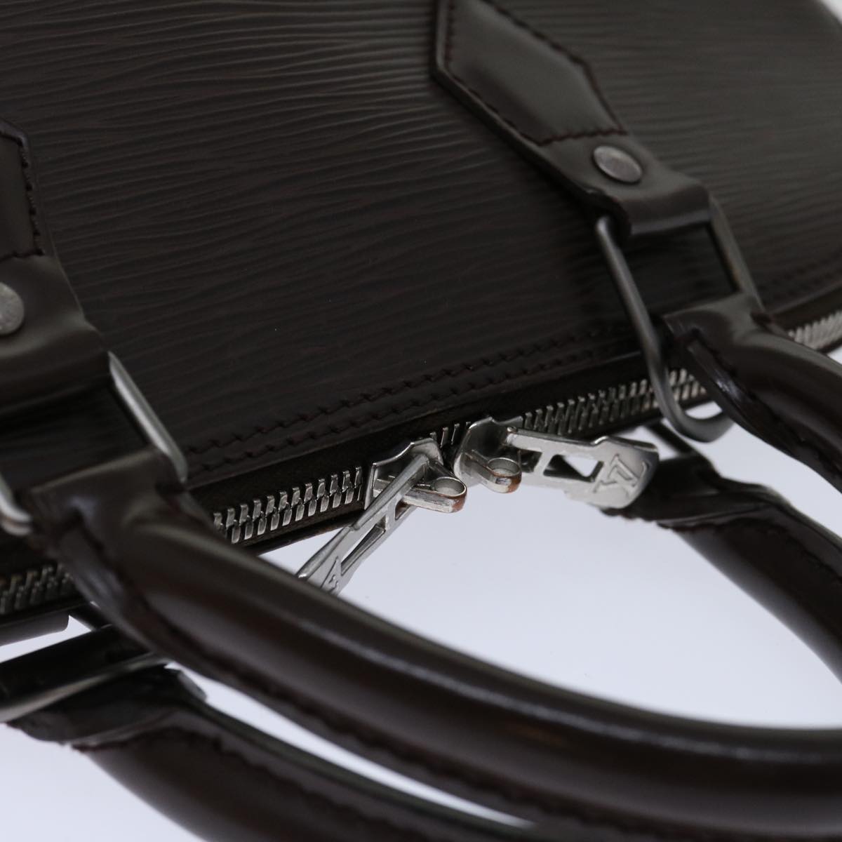 Louis Vuitton Alma  Leather Handbag ()