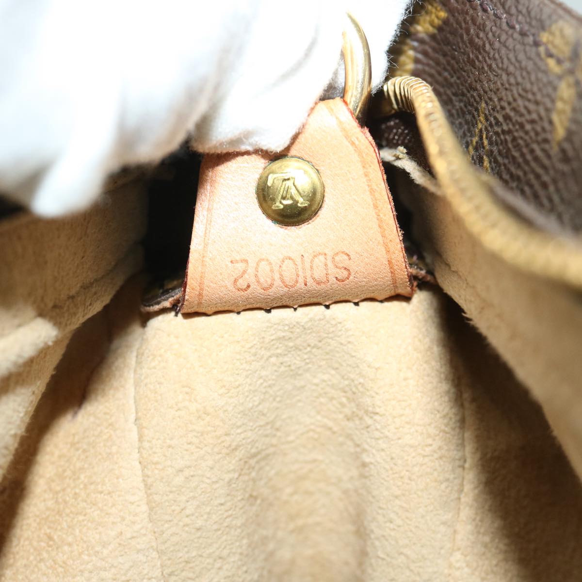Louis Vuitton Looping  Canvas Shoulder Bag ()