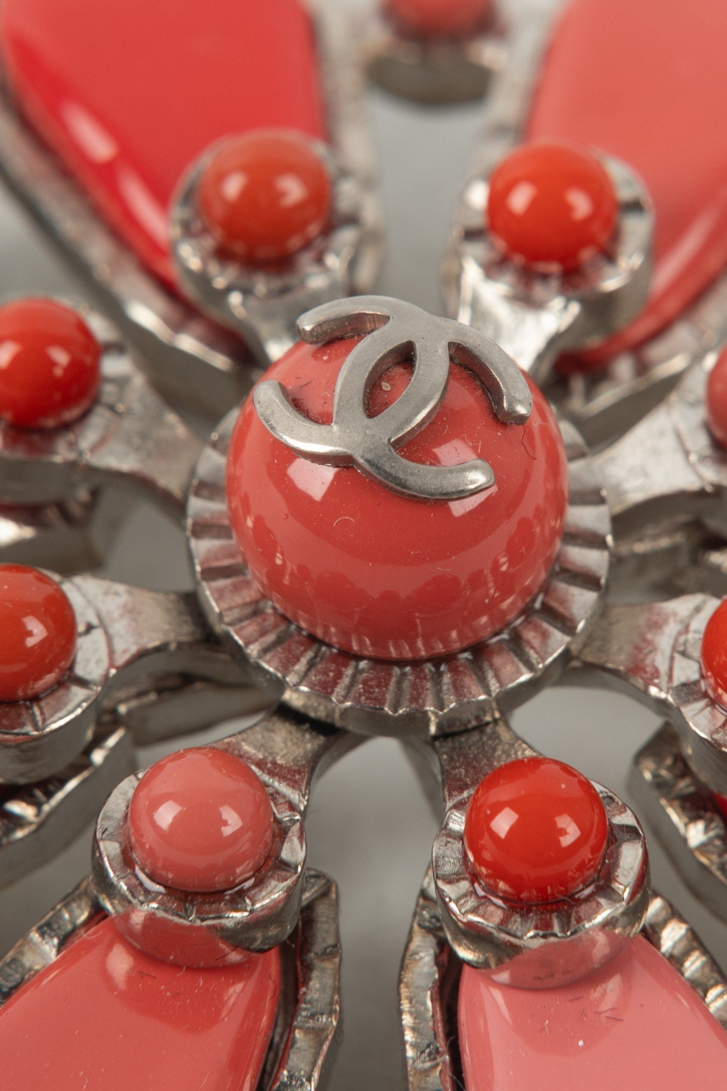 Broche pendentif Chanel 2004