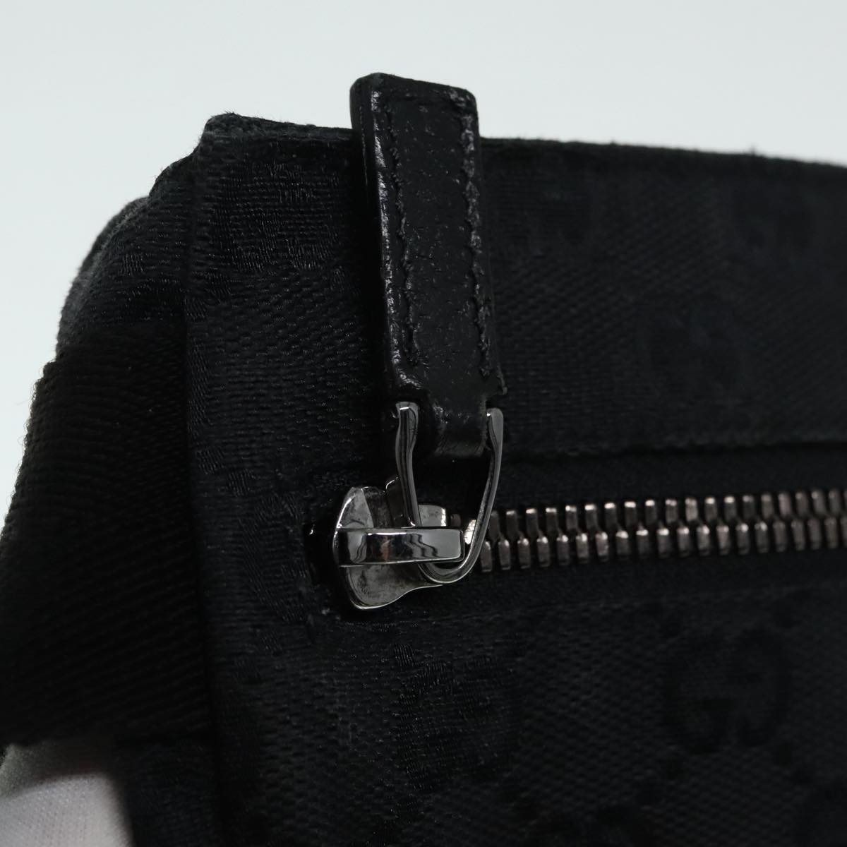 Gucci Black Canvas Shoulder Bag ()