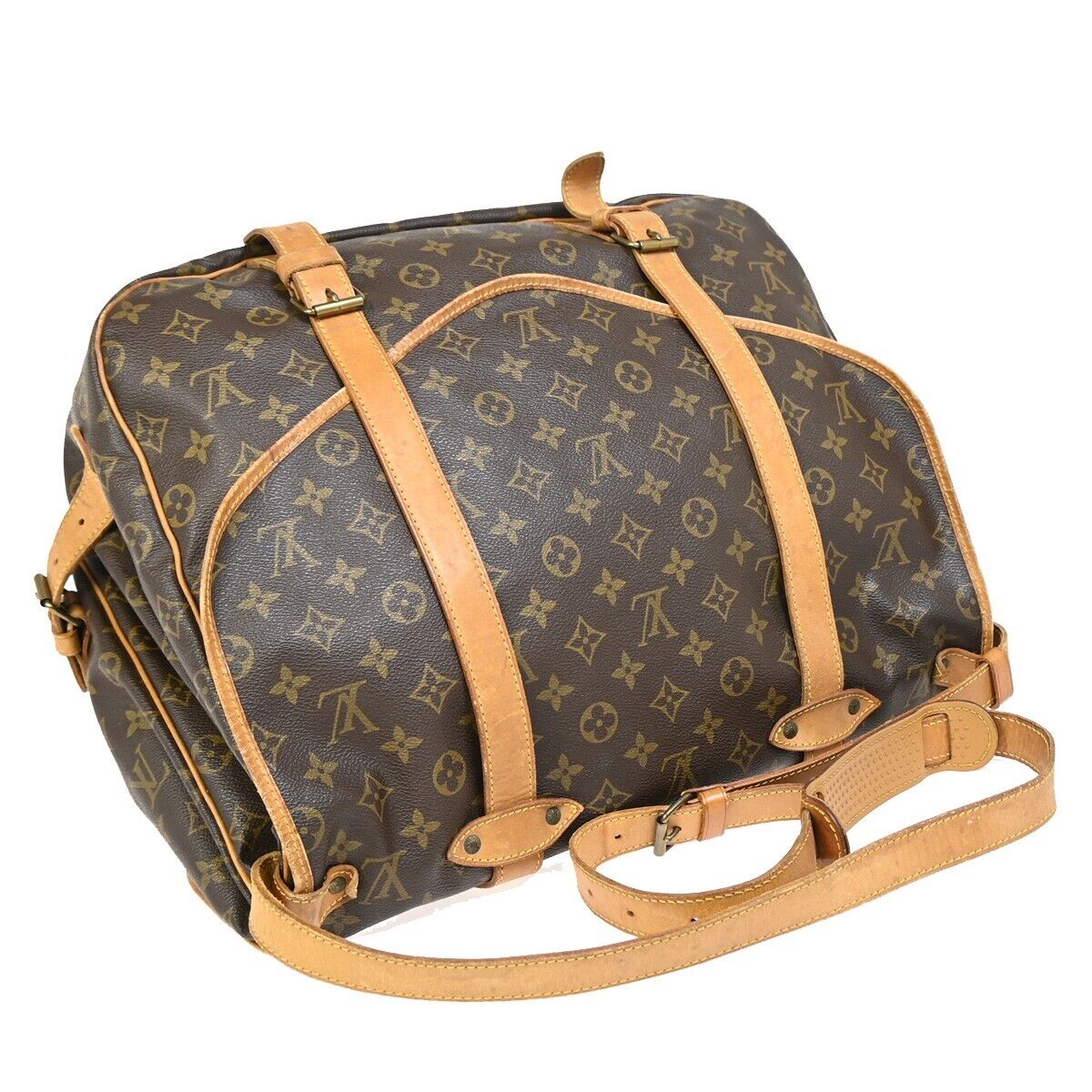 Louis Vuitton Saumur 43  Canvas Shoulder Bag ()