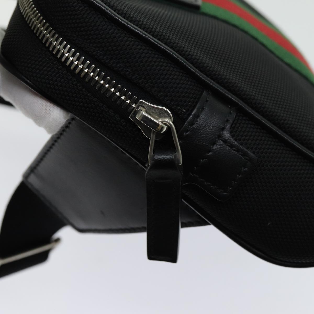 Gucci Black Canvas Shoulder Bag ()