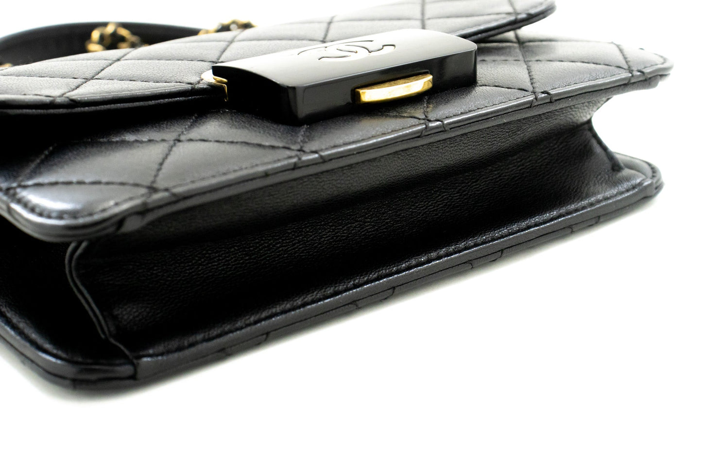 Chanel Black Leather Shoulder Bag ()