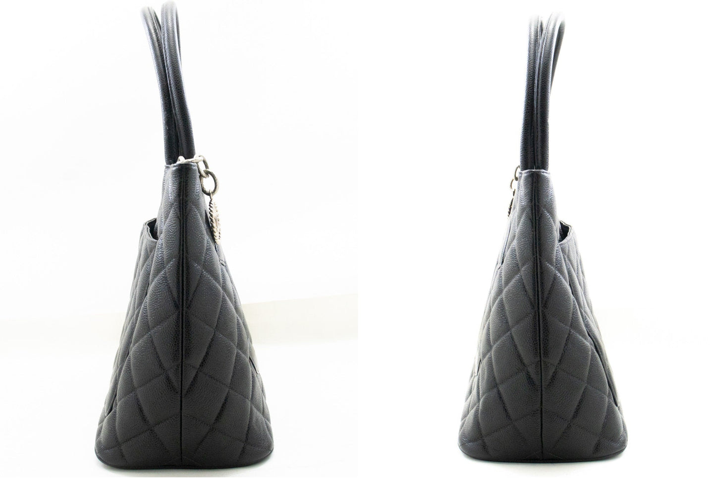 Chanel Black Leather Shoulder Bag ()