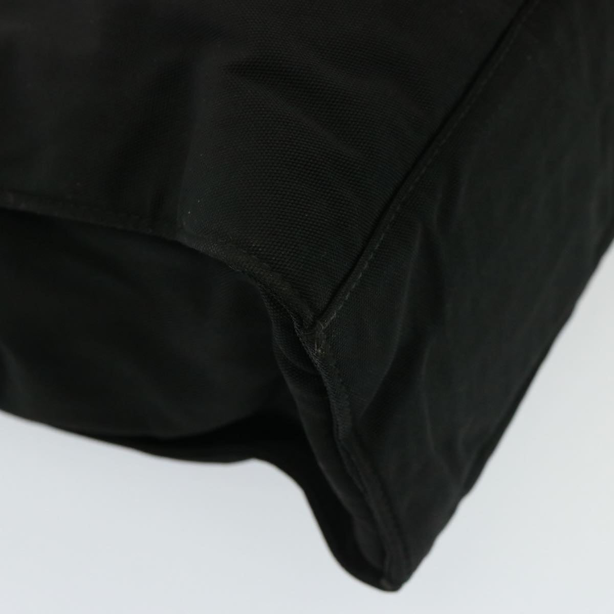 Gucci -- Black Synthetic Handbag ()