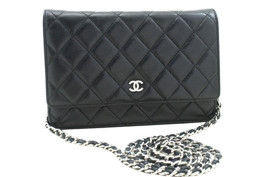 Chanel Black Leather Shoulder Bag ()