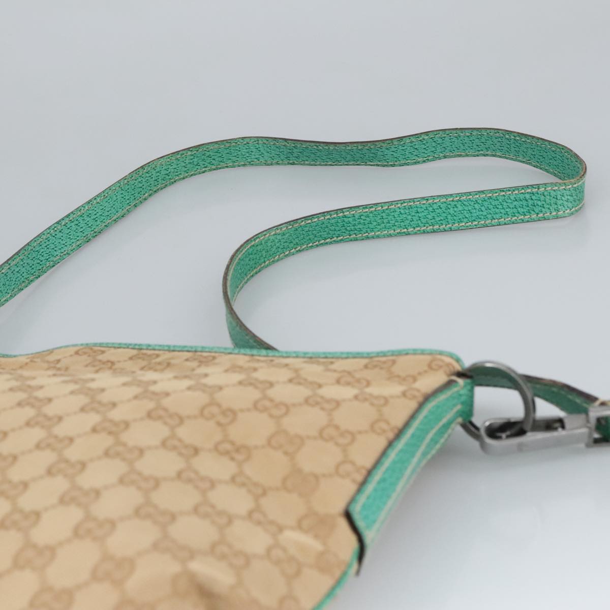 Gucci Beige Canvas Shoulder Bag ()