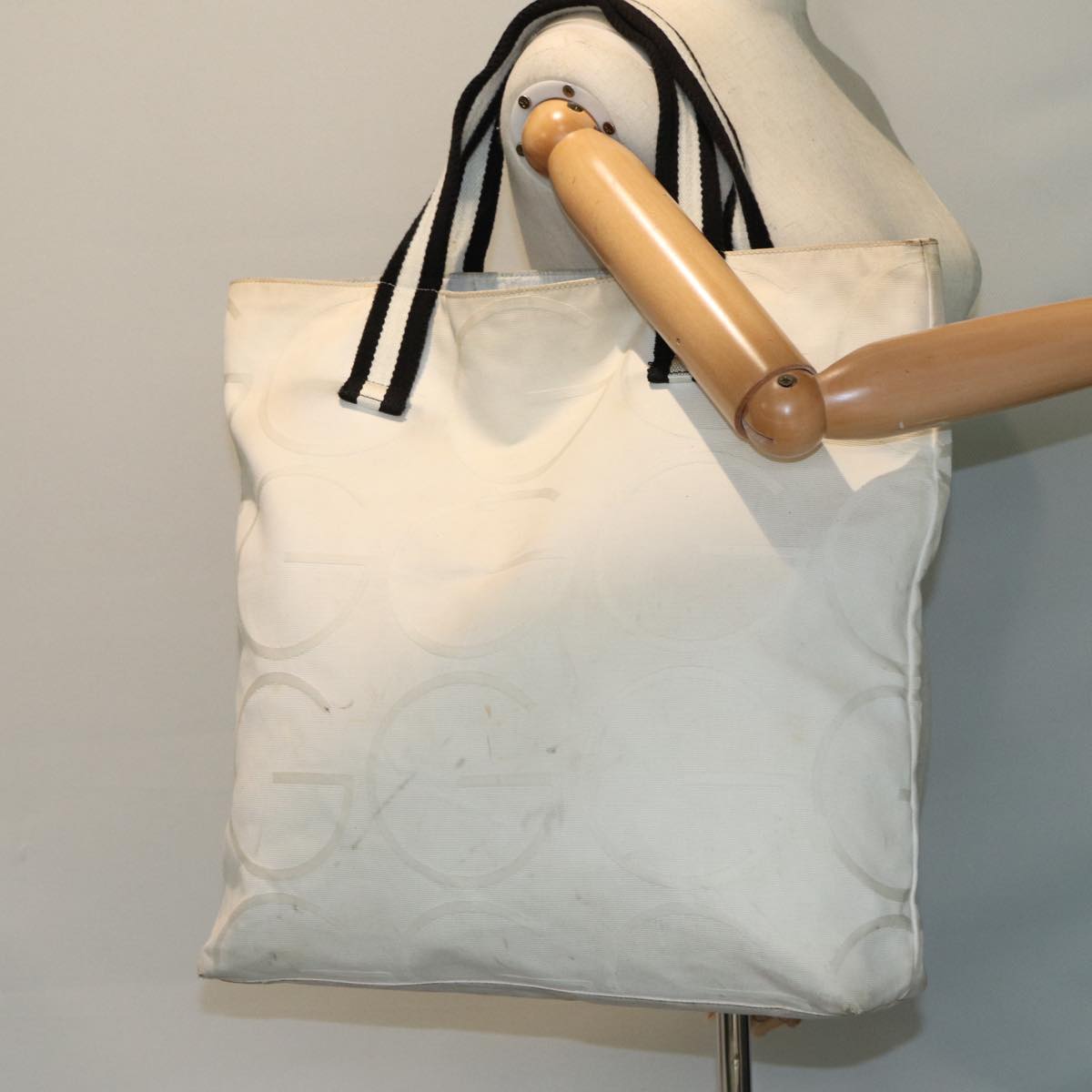 Gucci Cabas White Canvas Tote Bag ()