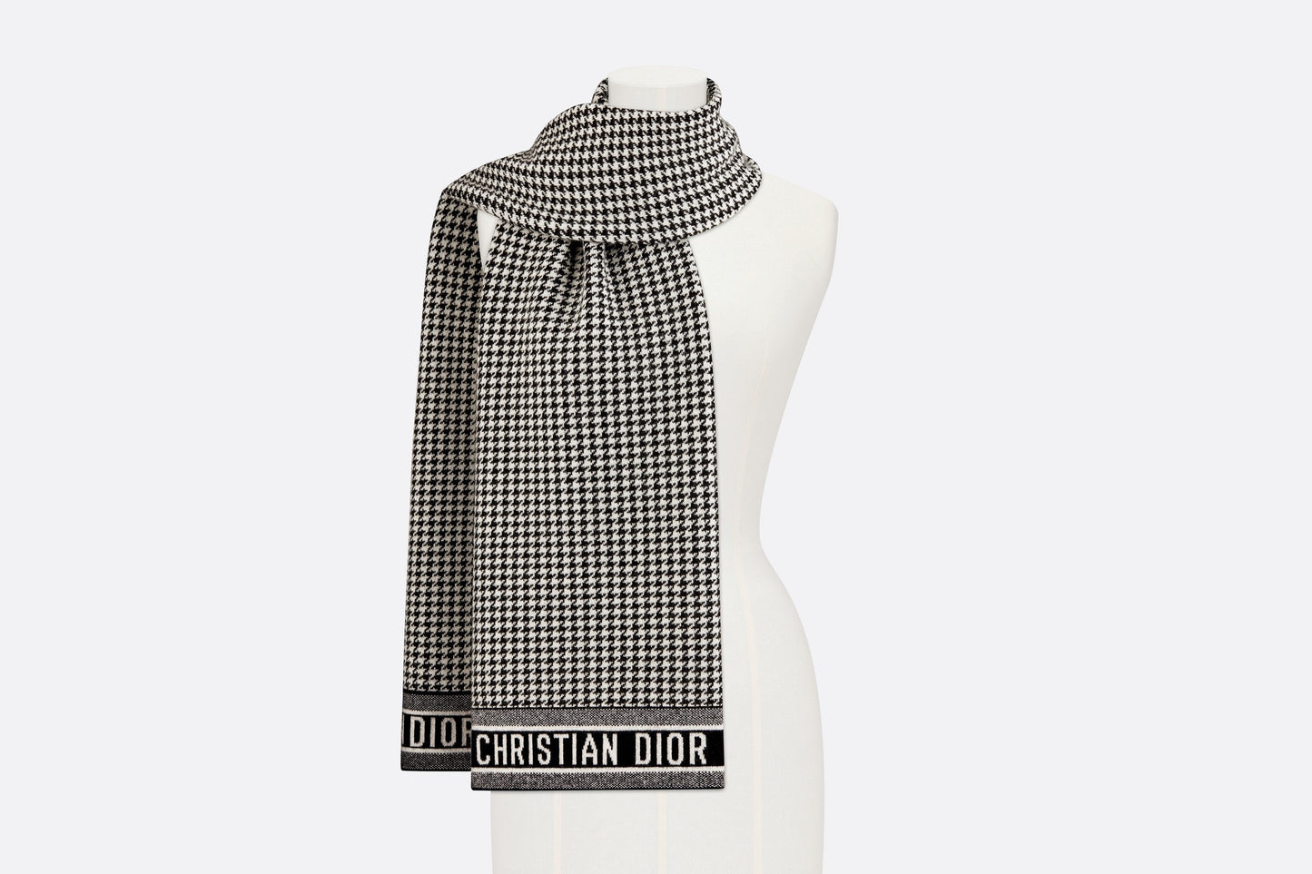 30 Montaigne Scarf • Black and White Blended Cashmere Knit